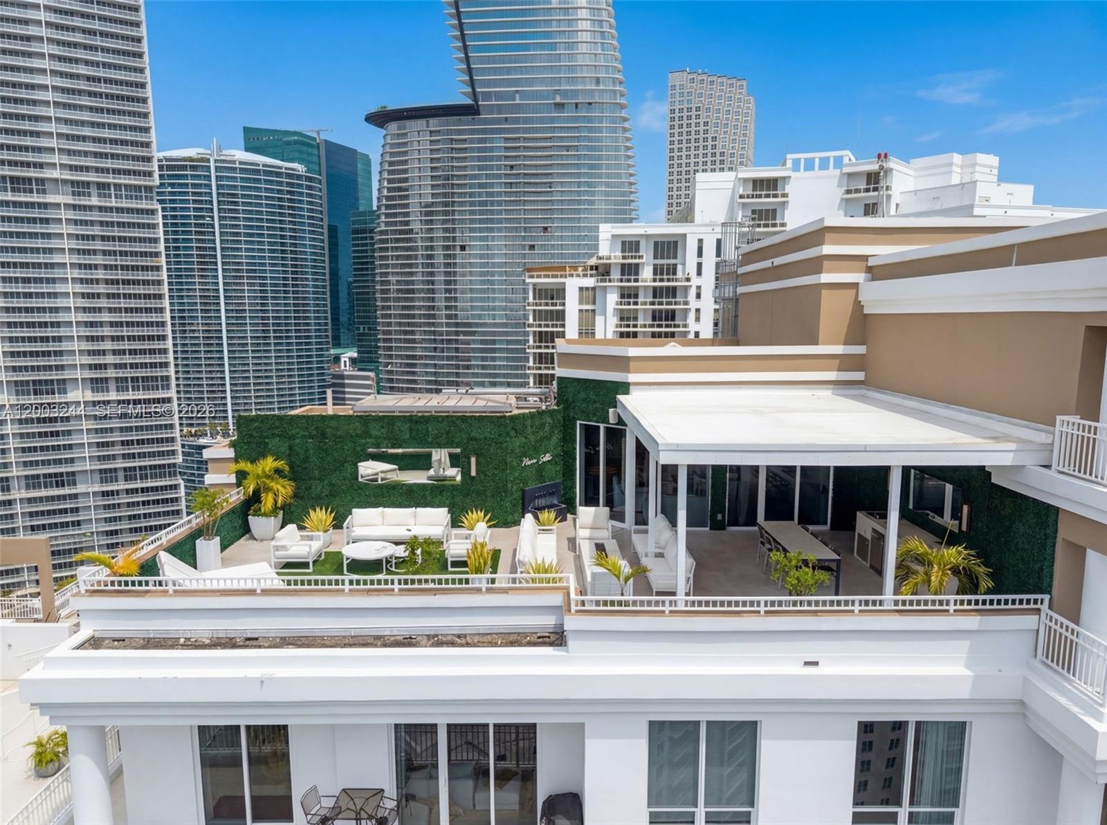 Margarita Sanclemente Presents An Excellent 3 Bed Penthouse In Miami