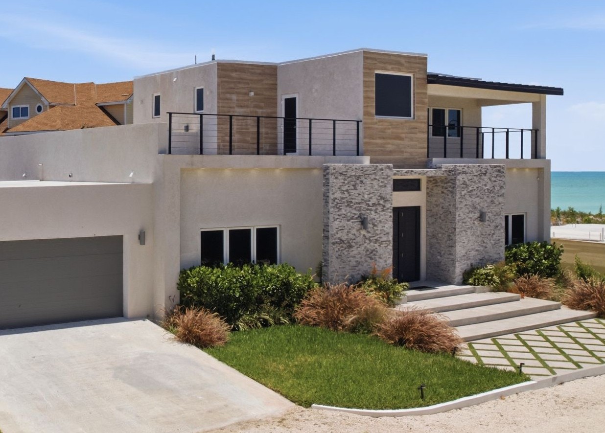 Ryan Knowles Presents A Beachfront Estate Holding: La Pointe In The Bahamas