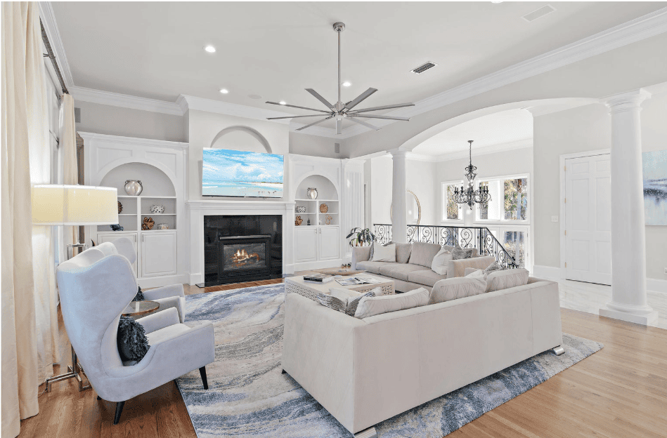 2940 Pine Valley Drive living space