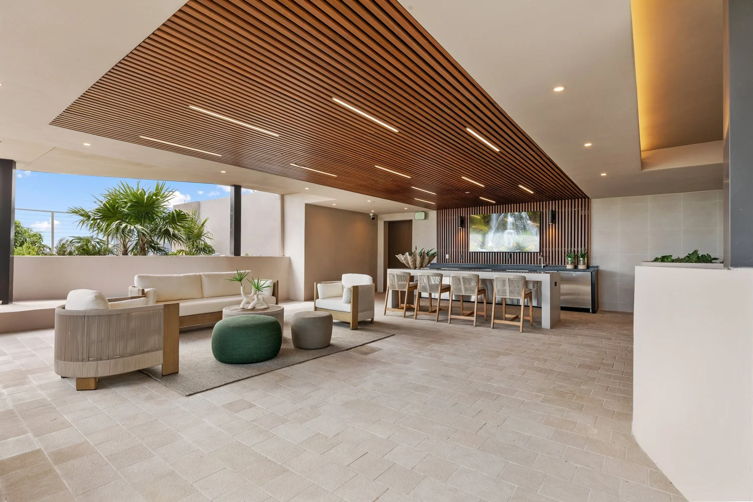 Residents' lounge and bar at Arbor Residences Coconut Grove